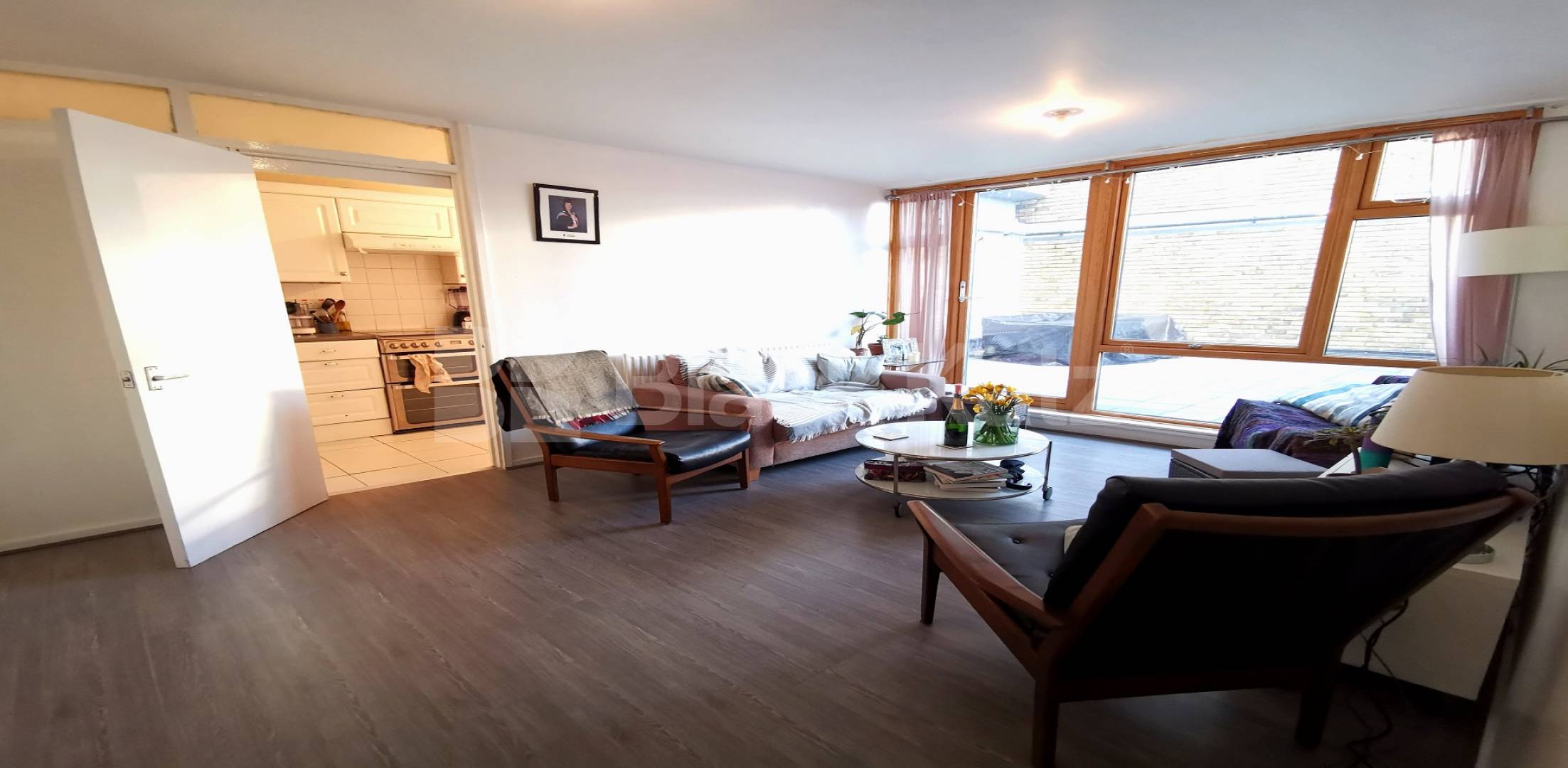 Roomy and Inviting 2 Bedroom Apartment in Benedict Road SW9